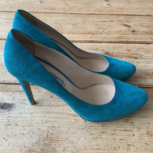 PRADA Milano Green Velvet Heels - Picture 3 of 12